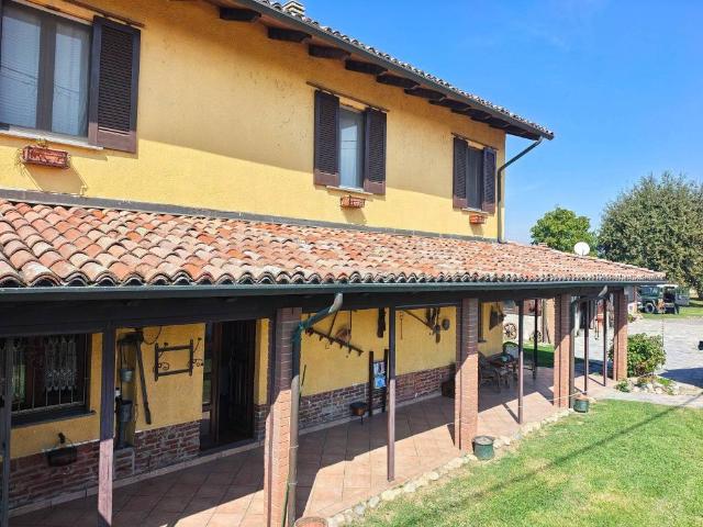 Villa in vendita a Ottobiano PV