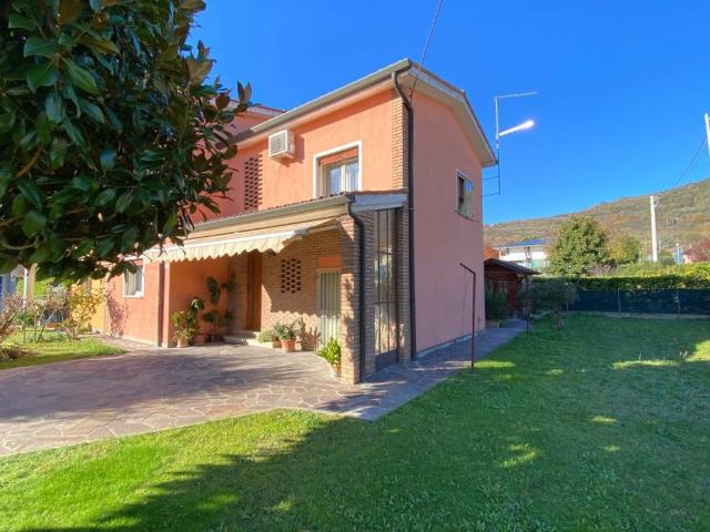 Villa in vendita a Lozzo Atestino PD