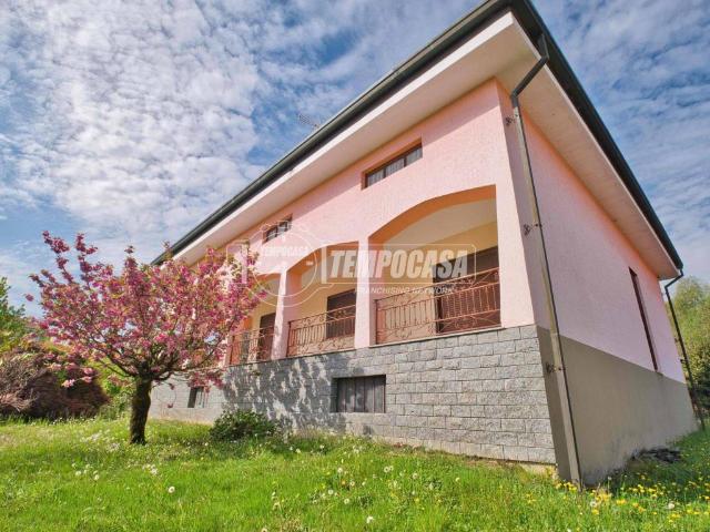 Villa in vendita a Lozzolo VC