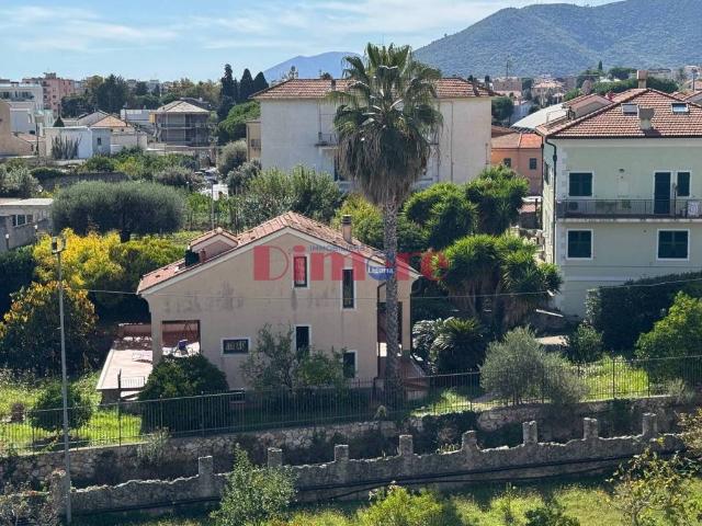 Villa in vendita a Loano SV
