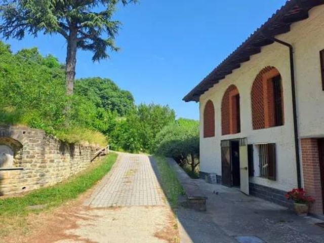 Villa in vendita a Loazzolo AT
