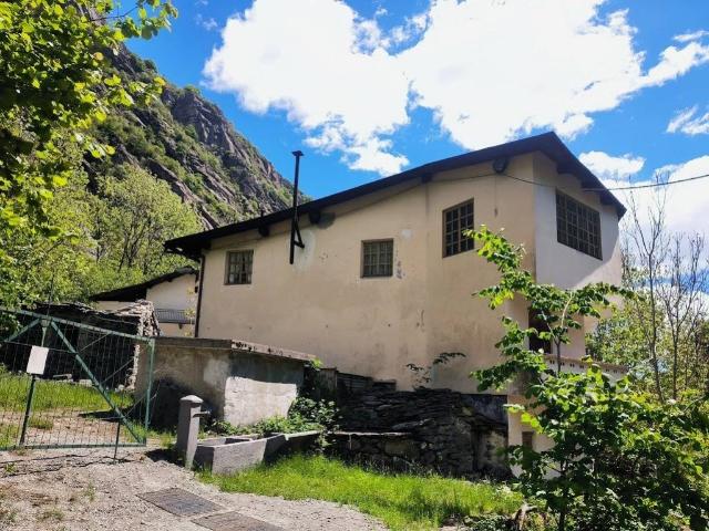 Villa in vendita a Locana TO