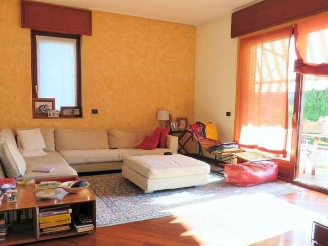 Villa in vendita a Locate Di Triulzi