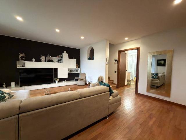 Villa in vendita a Locate di Triulzi MI