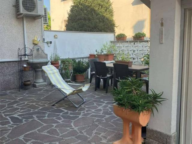 Villa in vendita a Locate di Triulzi MI
