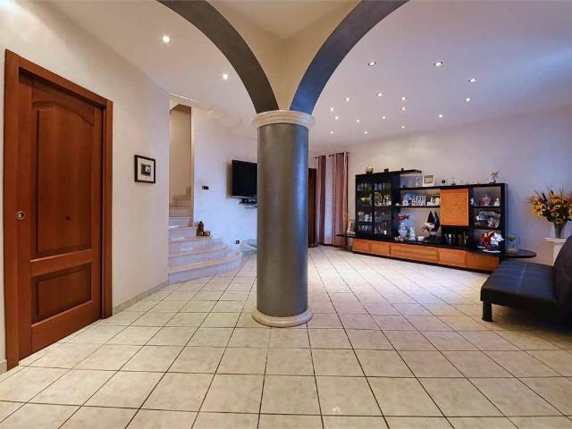 Villa in vendita a Locate Varesino CO