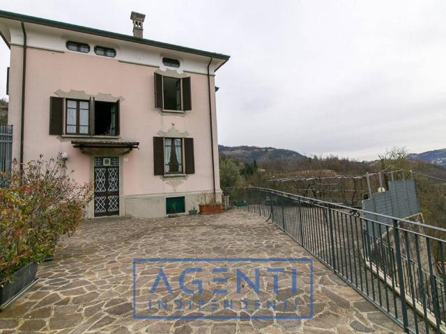 Villa in vendita a Locatello BG