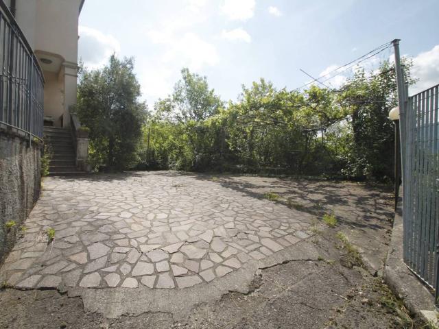 Villa in vendita a Locatello BG