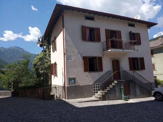Villa in vendita a Locatello BG
