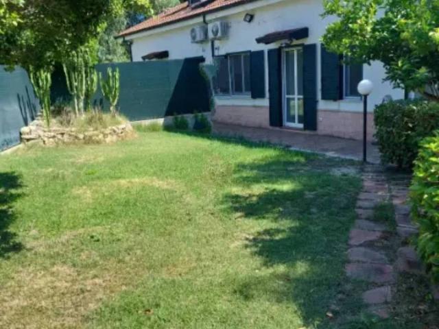 Villa in vendita a Locri RC