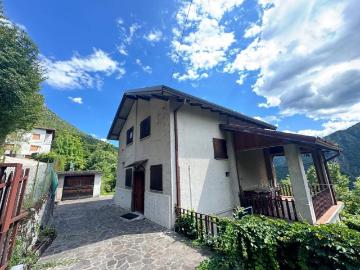 Villa in vendita a Lodrino BS