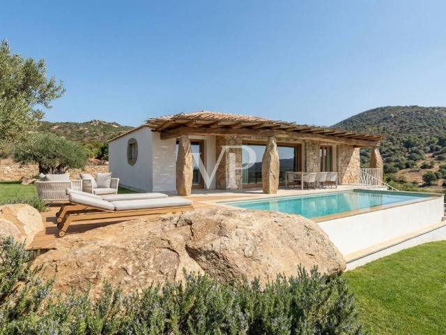Villa in vendita a Loiri Porto San Paolo OT