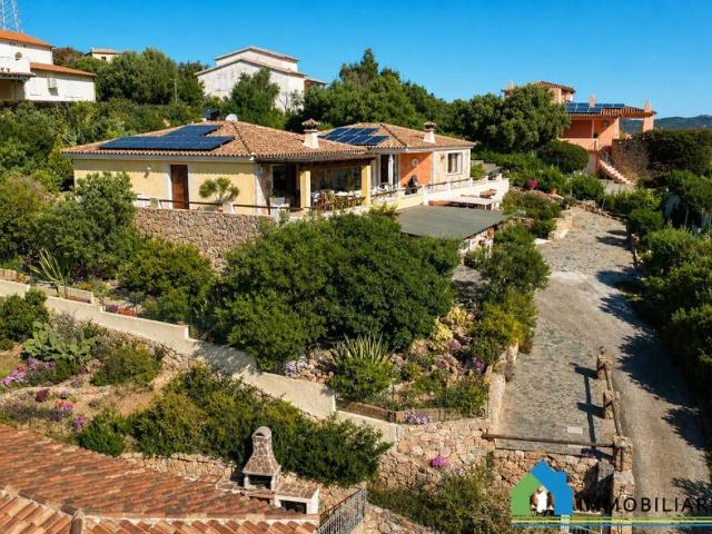 Villa in vendita a Loiri Porto San Paolo OT