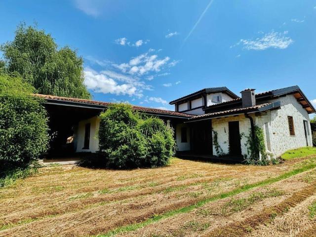 Villa in vendita a Lomagna LC