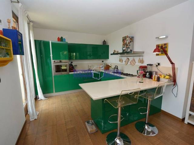 Villa in vendita a Lomagna LC