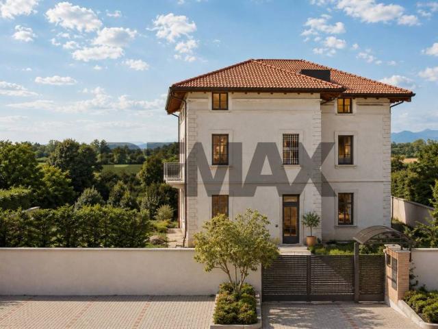 Villa in vendita a Lomagna LC