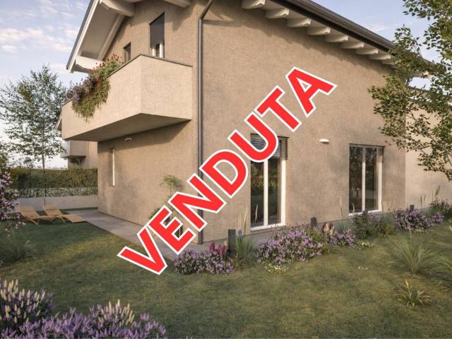 Villa in vendita a Lomazzo CO