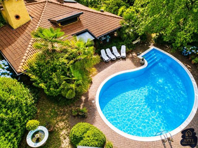 Villa in vendita a Lomazzo CO
