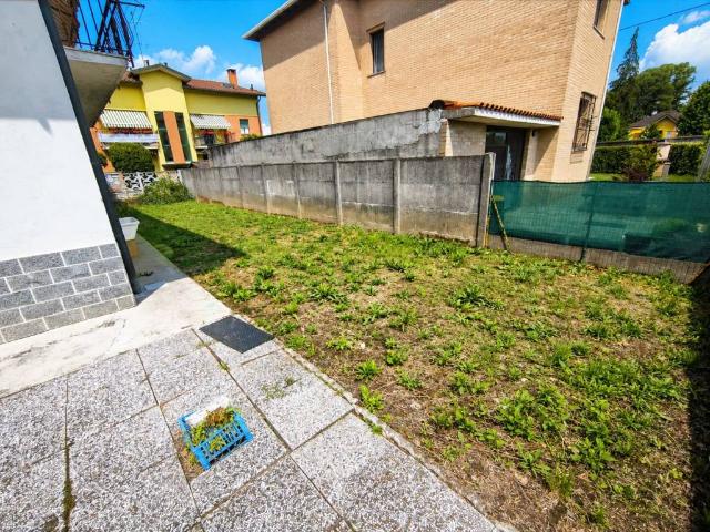 Villa in vendita a Lonate Ceppino VA