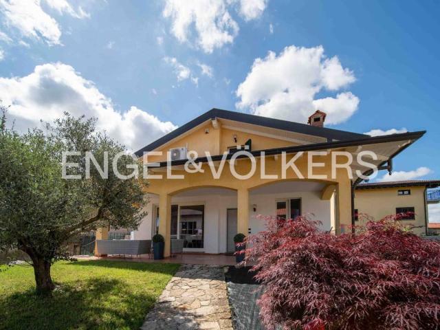 Villa in vendita a Lonate Pozzolo VA
