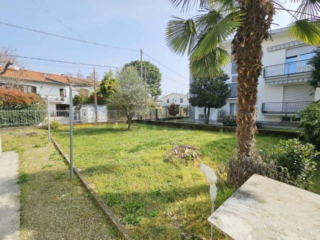 Villa in vendita a Lonate Pozzolo VA