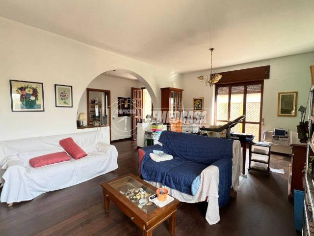 Villa in vendita a Lonate Pozzolo VA
