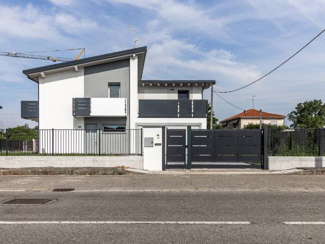 Villa in vendita a Lonate Pozzolo VA