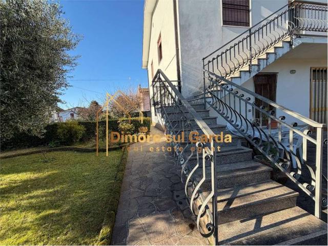 Villa in vendita a Lonato del Garda BS