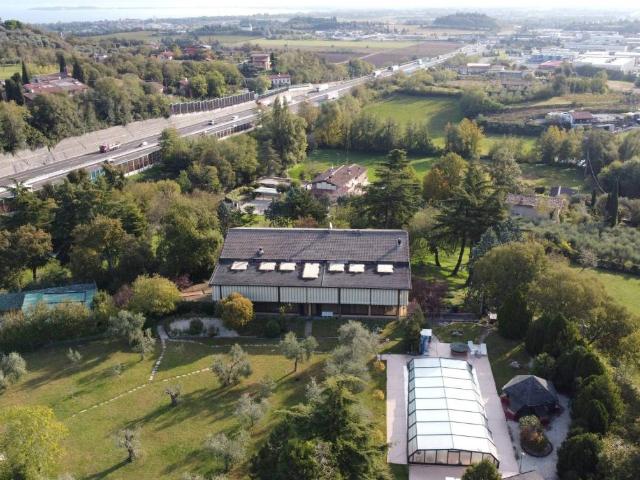 Villa in vendita a Lonato del Garda BS