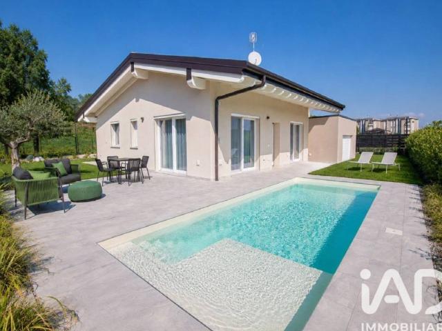Villa in vendita a Lonato del Garda BS