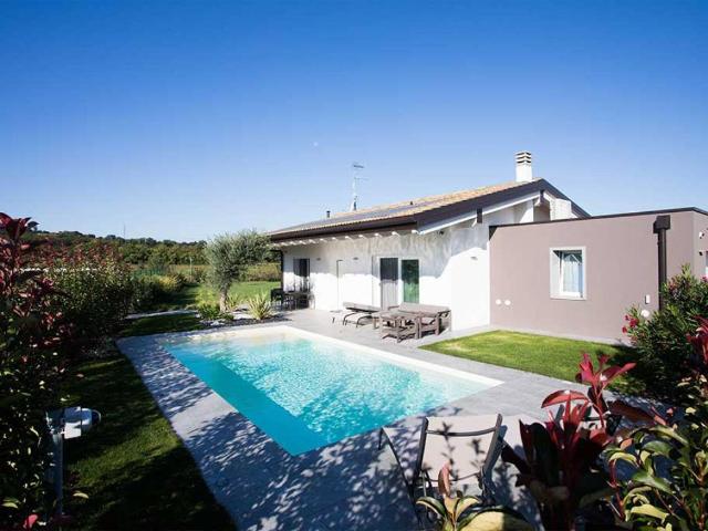Villa in vendita a Lonato del Garda BS