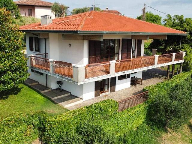 Villa in vendita a Lonato del Garda BS