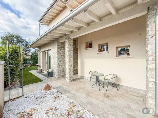 Villa in vendita a Lonato del Garda BS
