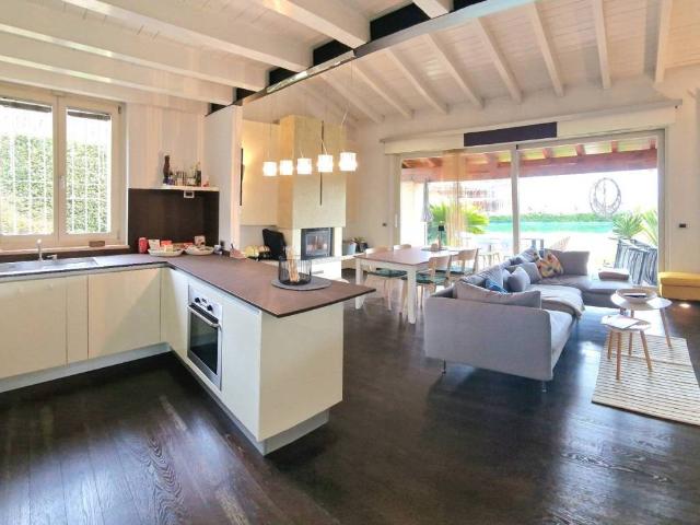 Villa in vendita a Lonato del Garda BS