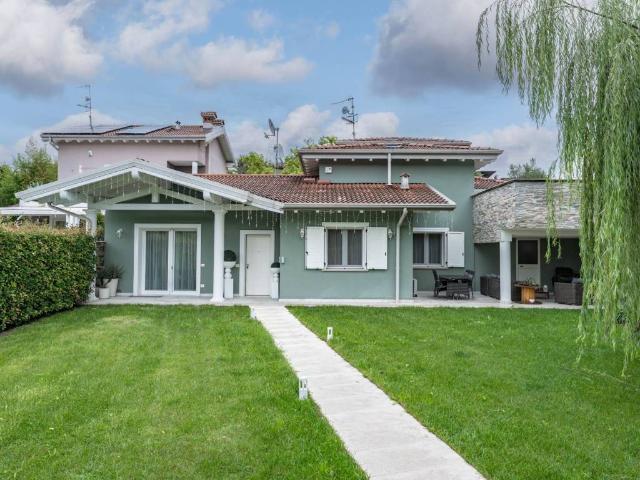 Villa in vendita a Lonato del Garda BS