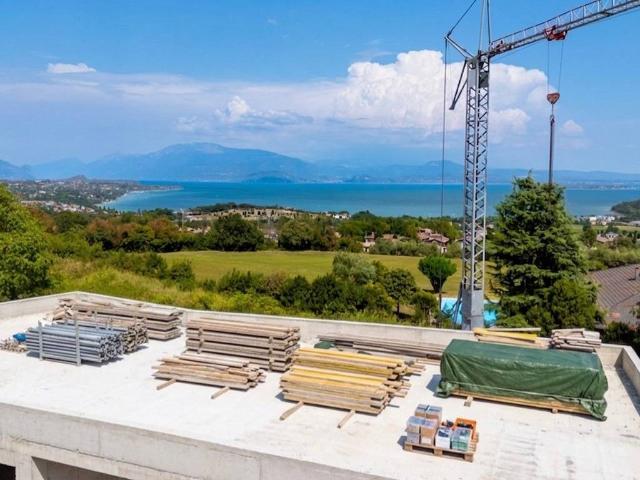 Villa in vendita a Lonato del Garda BS