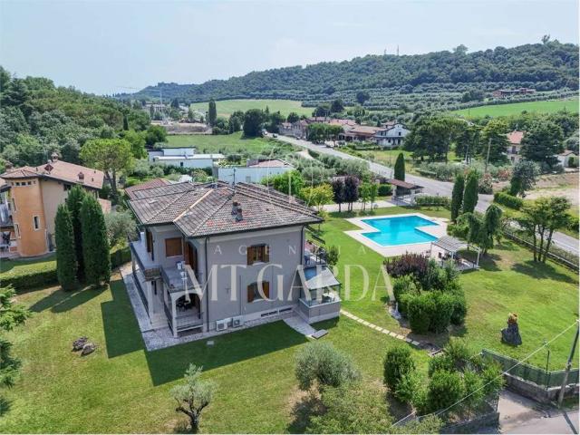Villa in vendita a Lonato del Garda BS