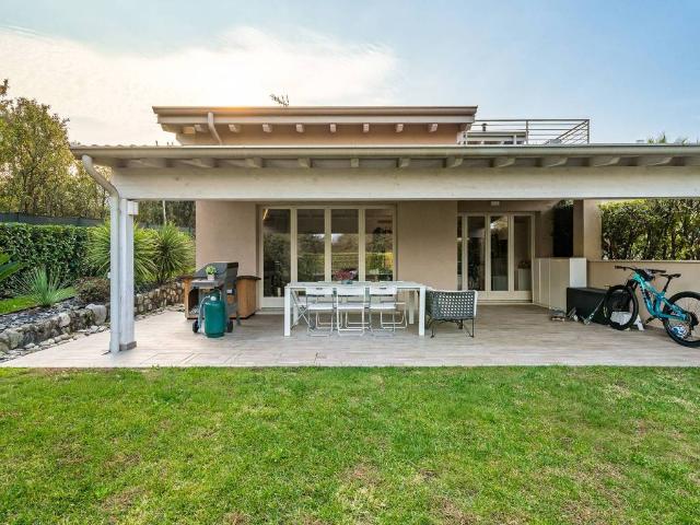 Villa in vendita a Lonato del Garda BS