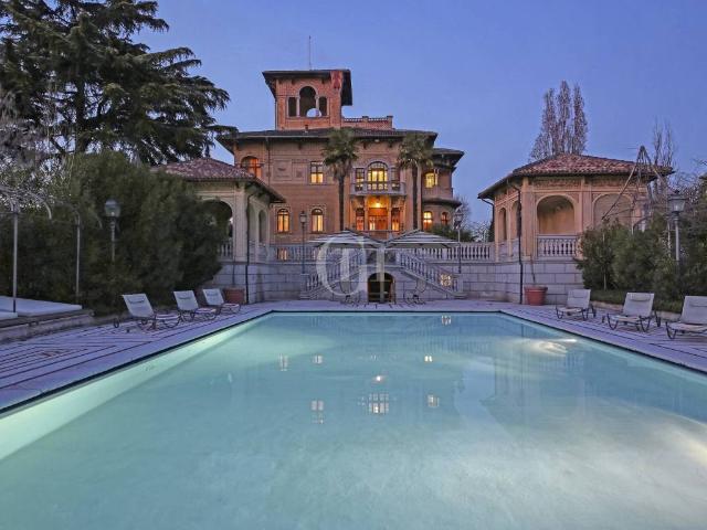 Villa in vendita a Lonato del Garda BS