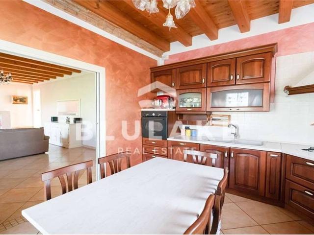 Villa in vendita a Lonato del Garda BS
