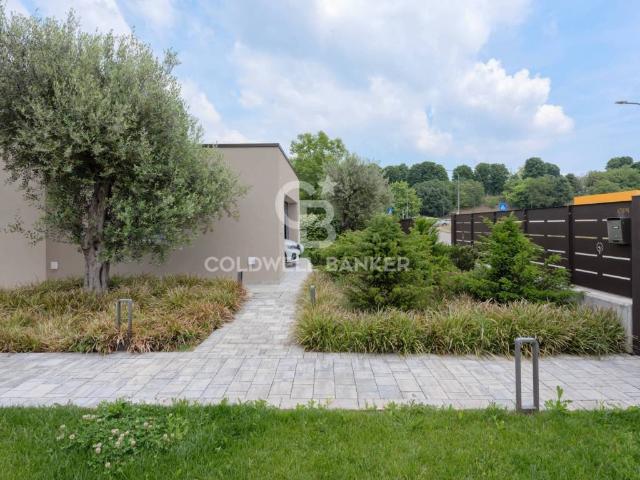 Villa in vendita a Lonato del Garda BS