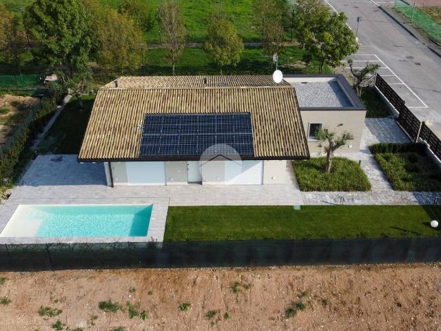 Villa in vendita a Lonato del Garda BS
