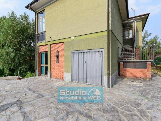 Villa in vendita a Longone al Segrino CO