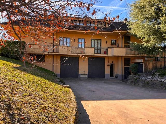 Villa in vendita a Longone al Segrino CO