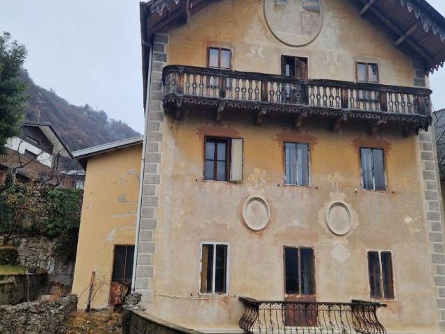 Villa in vendita a Longarone BL