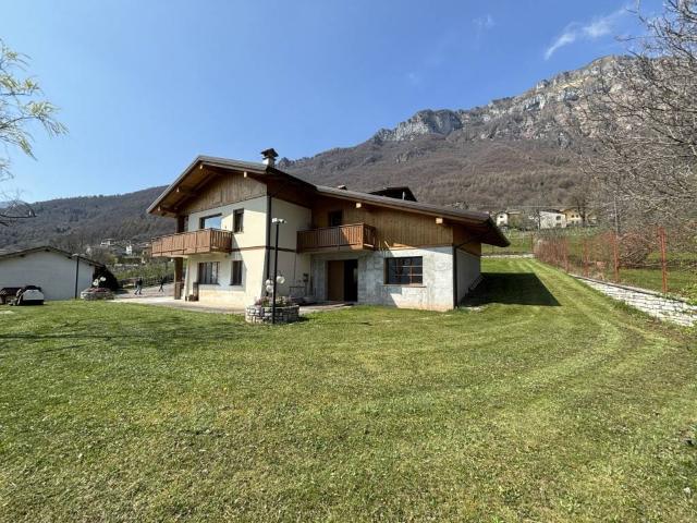 Villa in vendita a Longarone BL