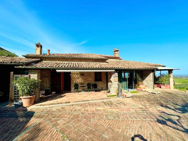 Villa in vendita a Longiano FC