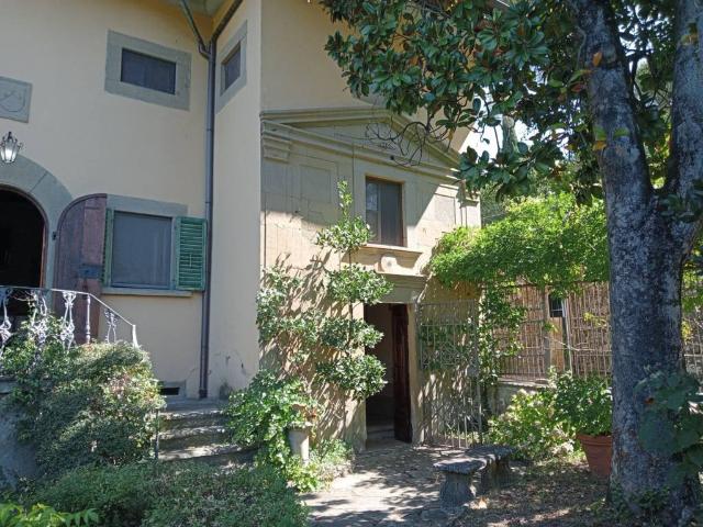 Villa in vendita a Londa FI