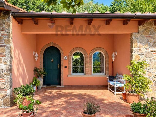 Villa in vendita a Londa FI
