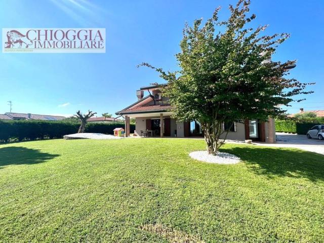 Villa in vendita a Loreo RO